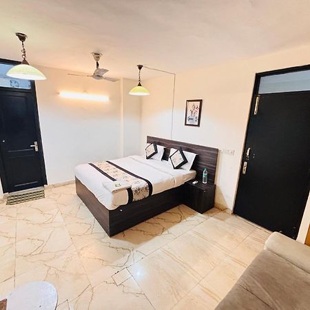 Hauz Khas Villa 新德里 外观 照片