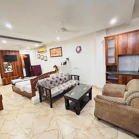 Hauz Khas Villa 新德里 外观 照片