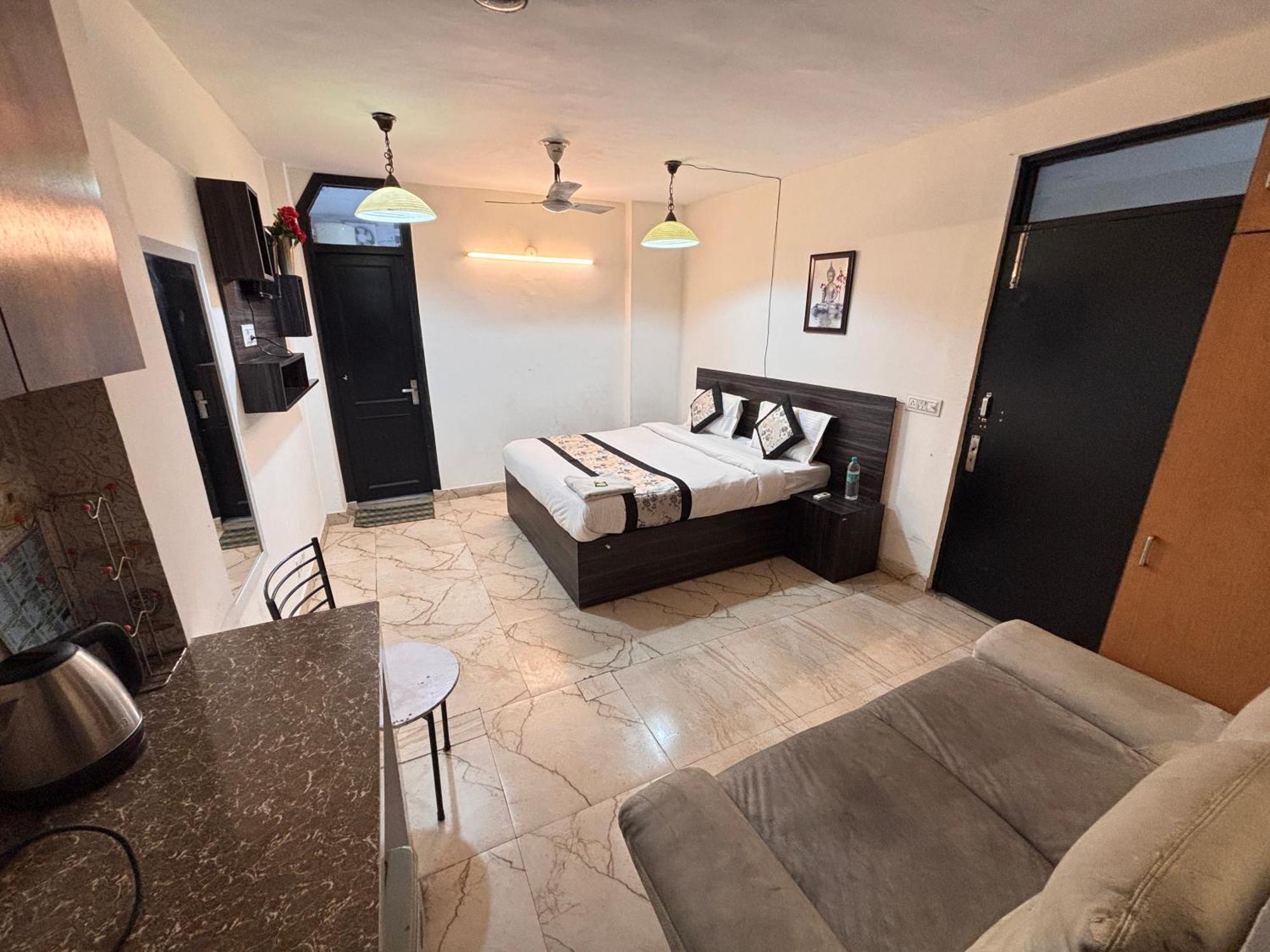Hauz Khas Villa 新德里 外观 照片