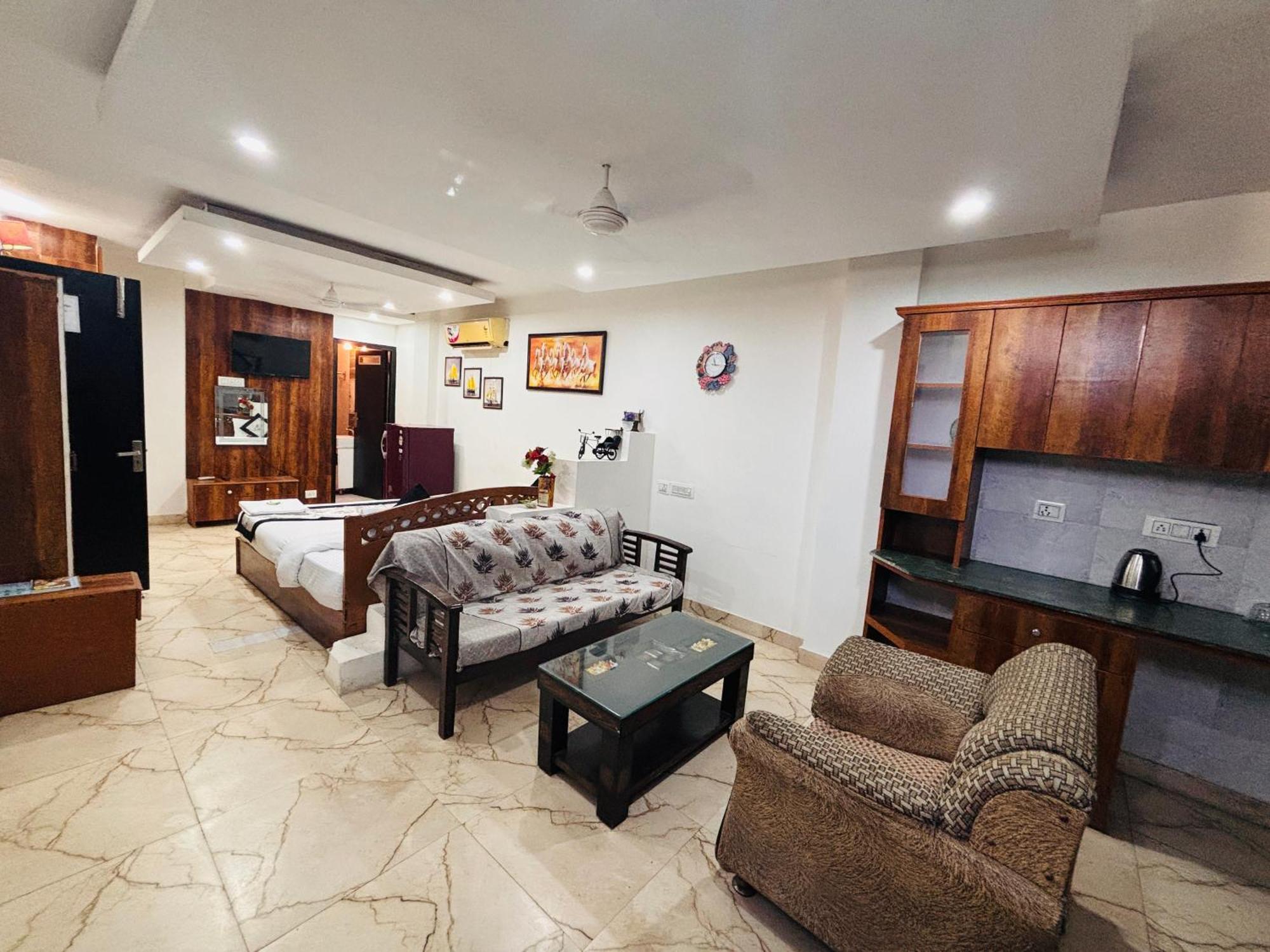 Hauz Khas Villa 新德里 外观 照片