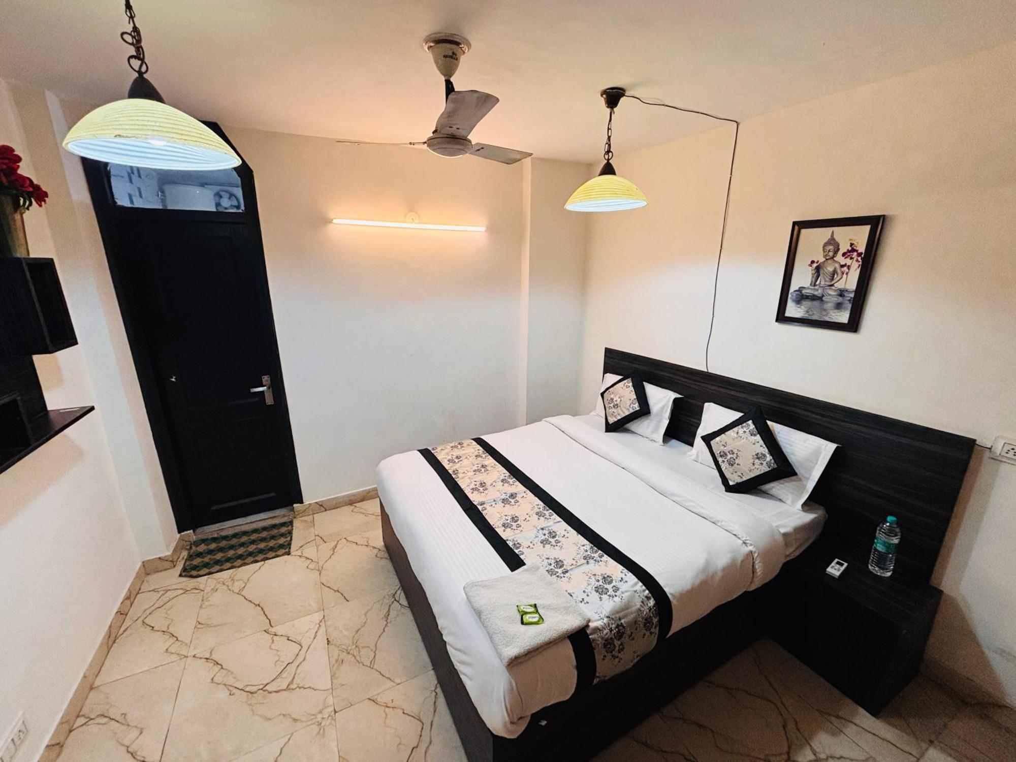 Hauz Khas Villa 新德里 外观 照片