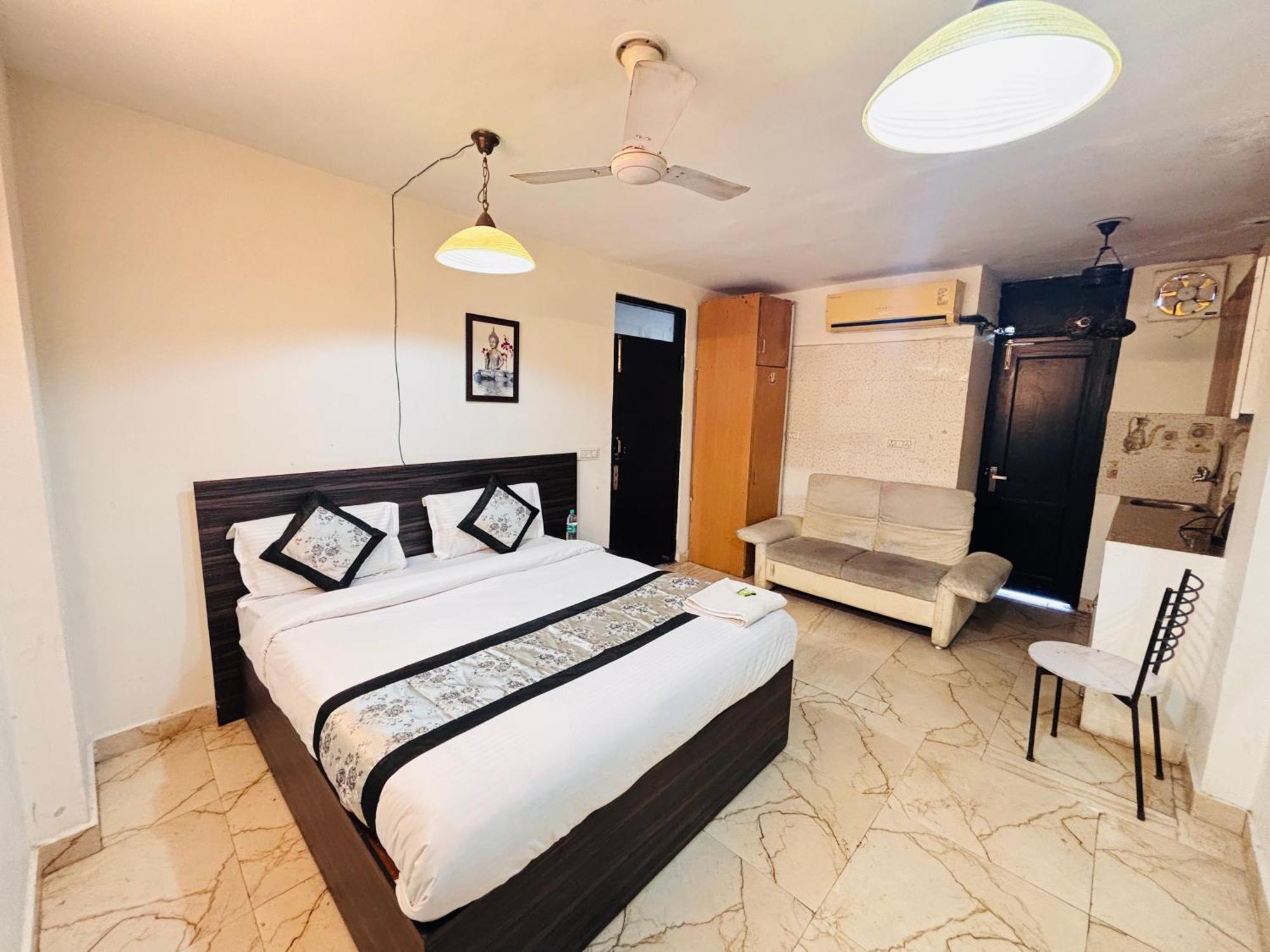 Hauz Khas Villa 新德里 外观 照片